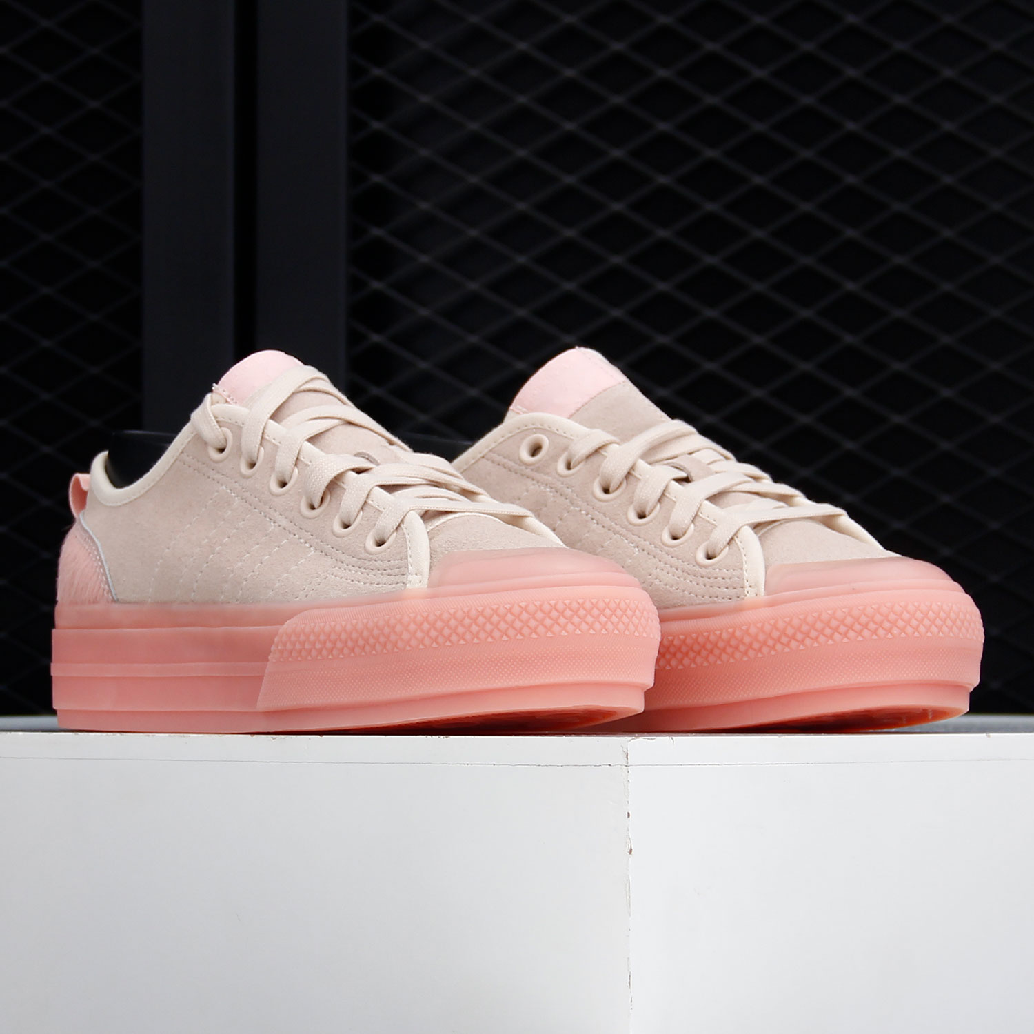 Adidas Genuine Originals Women - огляд і ціна Adidas Shoes Gazelle